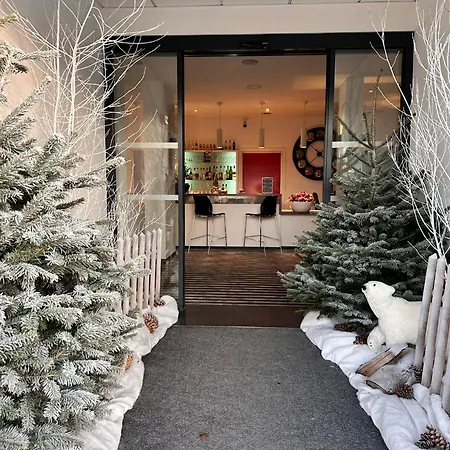 Western Expo Otel 3*